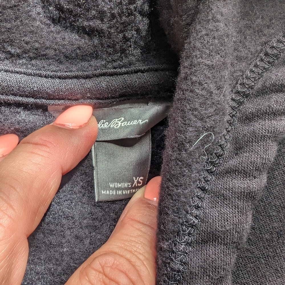 Women's Eddie Bauer Black Sweatshirt - Picture 3 of 3